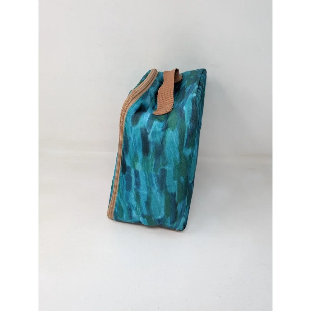 Fit & Fresh Kendra Dandy Bouffants &‎ Broken Hearts Lunch Tote Box Green Leopard